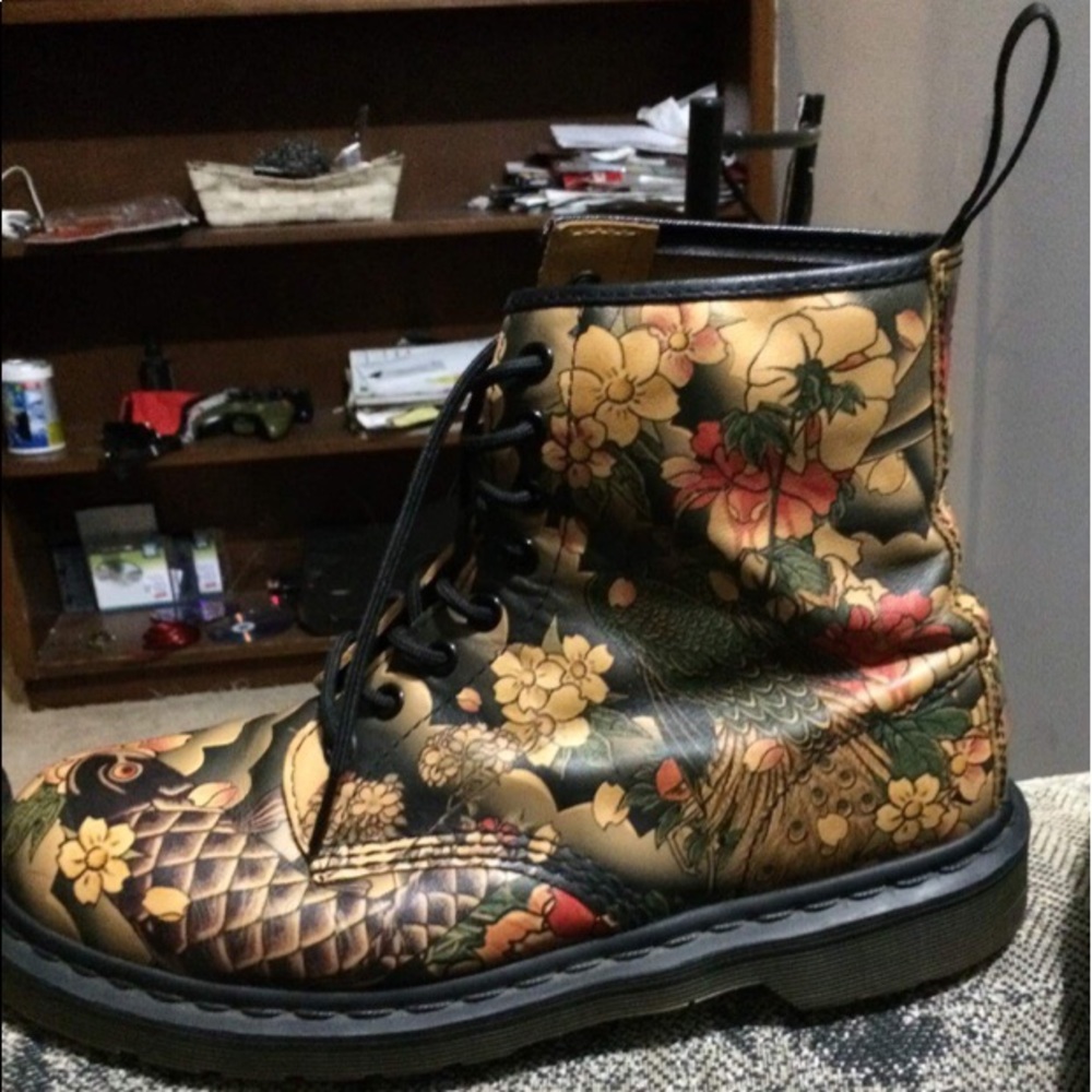 Woman’s work boots they dockers